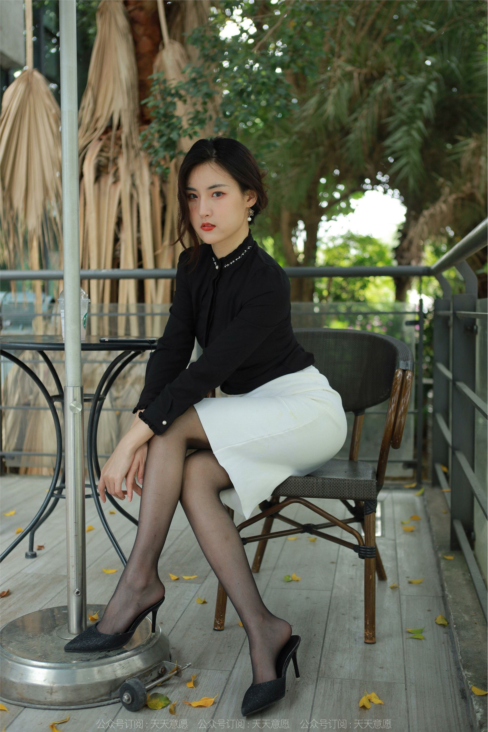 IESS异思趣向  2022.05.15 丝享家 1089：小宝《黑丝黑衬衣》